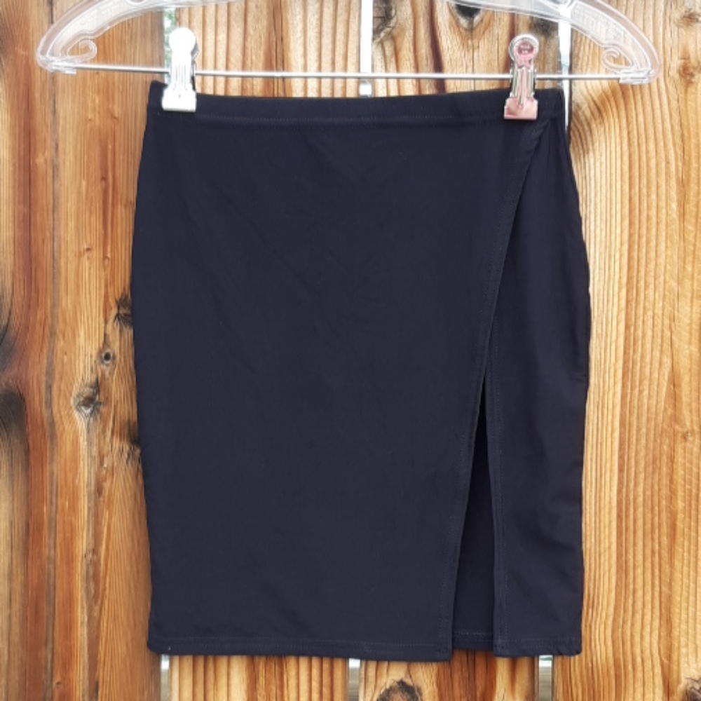 Nwt pretty little thing split front mini skirt 6